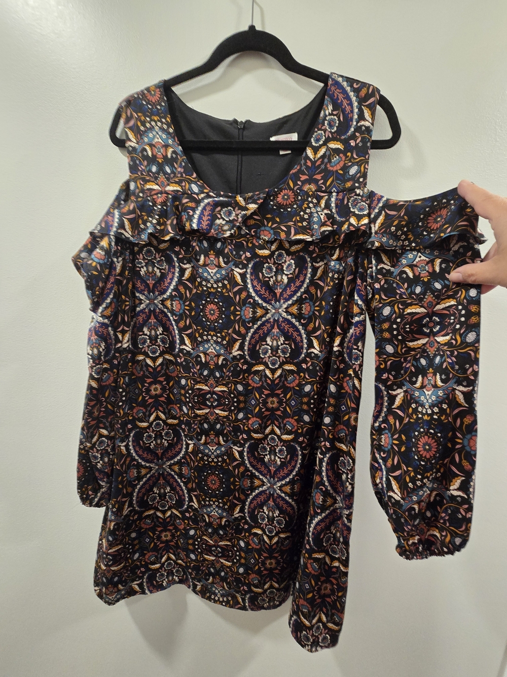 Xhilaration Black Floral Paisley Cold-Shoulder Long-Sleeve Dress